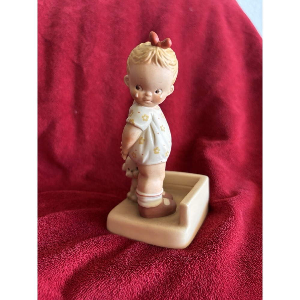 NIB Memories Of Yesterday "Anyway, Fido Loves Me" 1987 Girl Standing In Corner